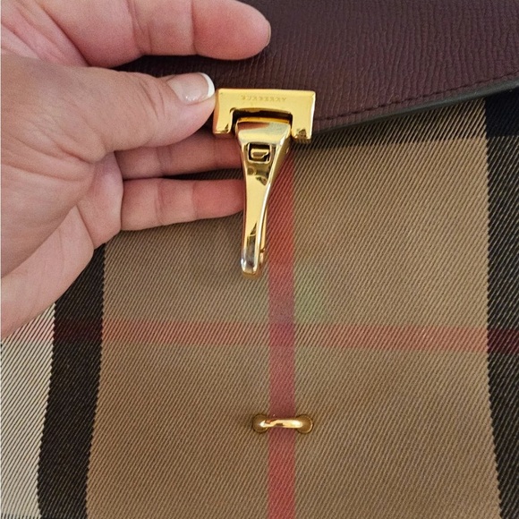 Burberry Small Macken Crimson Bag - Picture 7 of 16